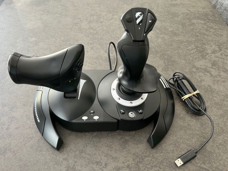 Thrustmaster T-Flight Hotas One flight joystick - Full Kit with pedals