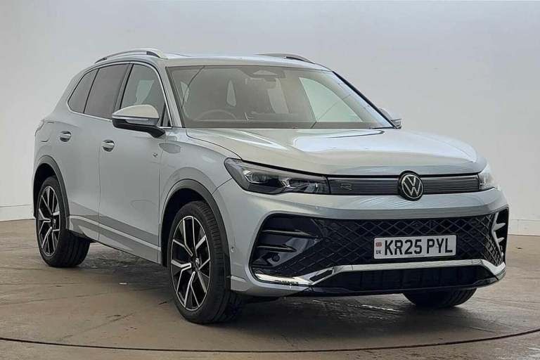 2025 Volkswagen Tiguan 2.0 TDI R-Line 5dr DSGÃ¢Â­Â IQ lights, Sunroof, Info &amp; Driver Package...
