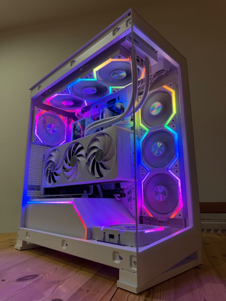 Gaming PC - Ryzen 7 9800X3D, RTX 5070 Ti, 32GB DDR5, 2TB NVME SSD, RGB