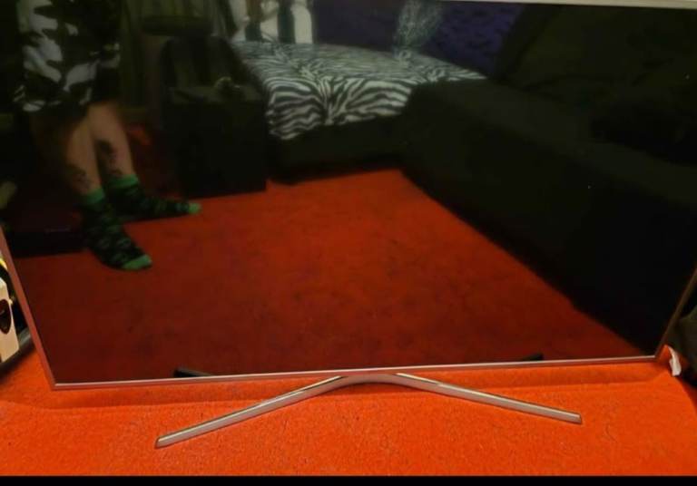 Samsung 55; TV, Soundbar & Sub Woofer