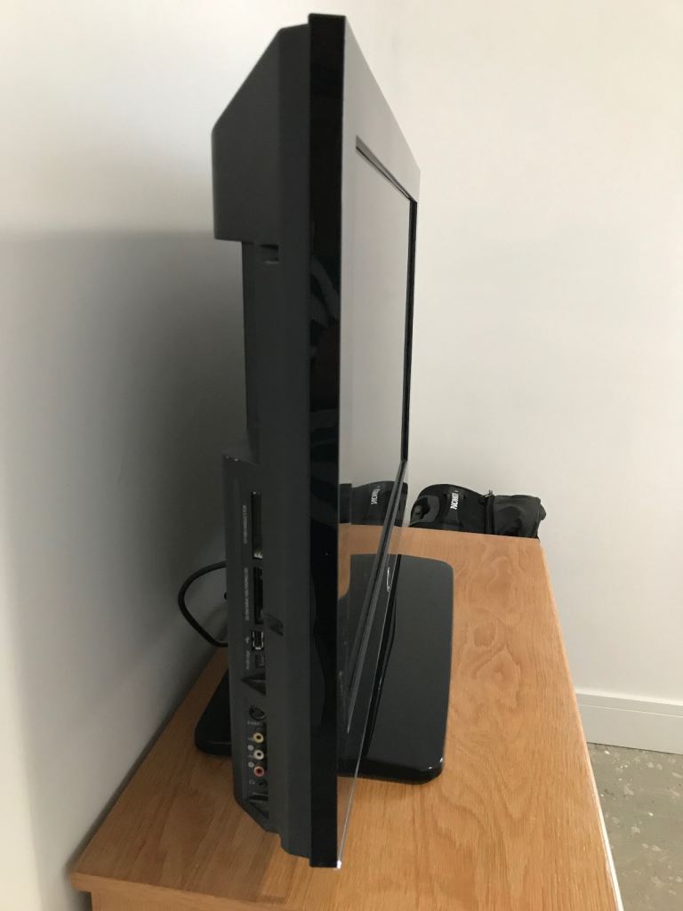 Samsung TV with remote