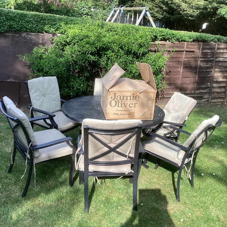 Hartman jamie oliver 6 chairs with firepit/ ice bucket