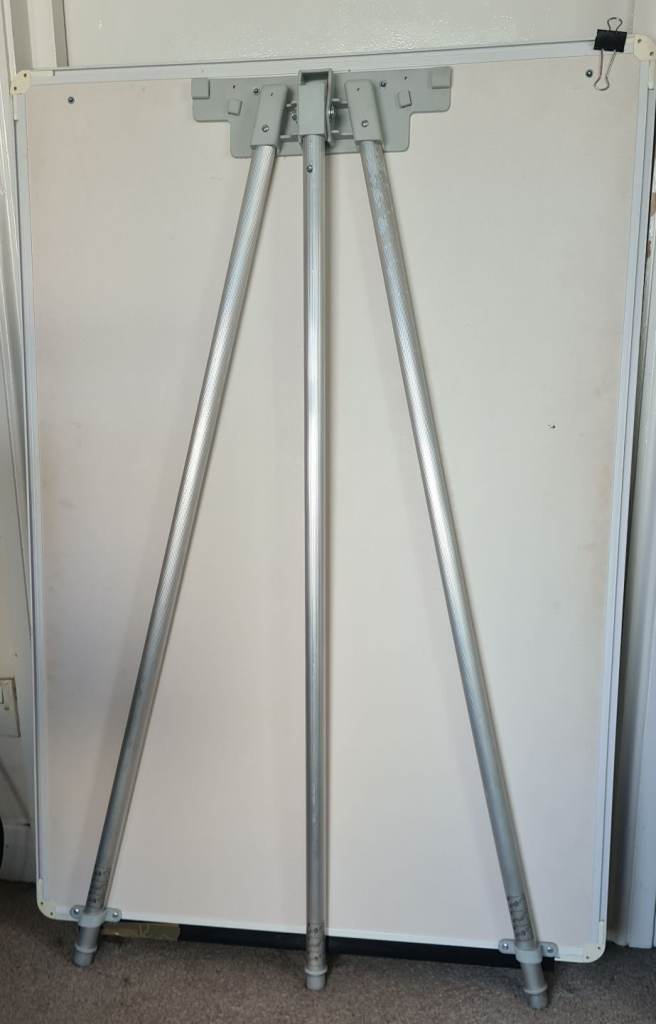 Tripod flipchart board and paper