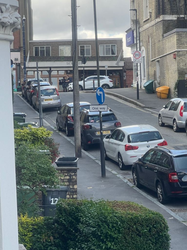 CRYSTAL PALACE FOR 2/3 BEDROOM HOUSE MOST SOUTH EAST AREAS 