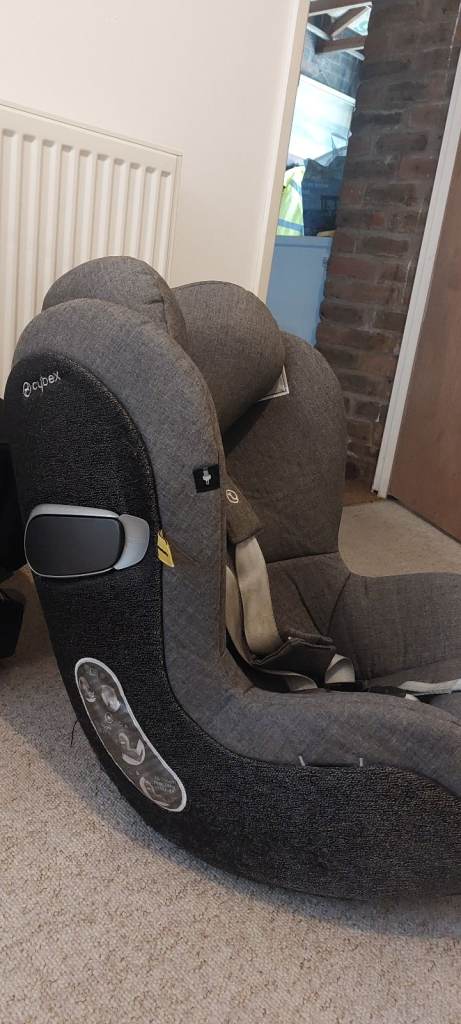 Cybex Car Seat and Isofix Base 