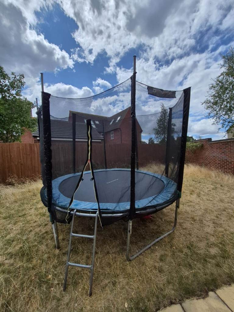 10ft (3m) Trampoline – Excellent Condition