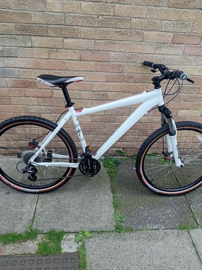 New condition mans specialised mountain bike 