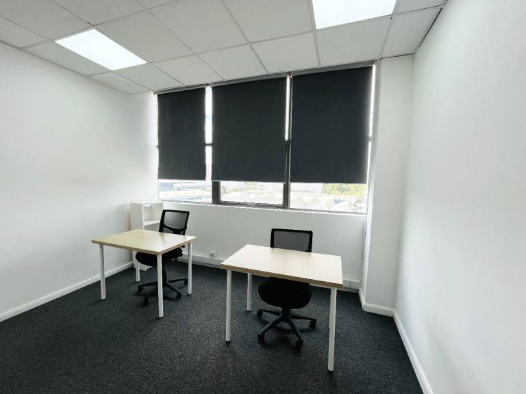 Small Office / Beauty Studio to rent in Park Royal NW10