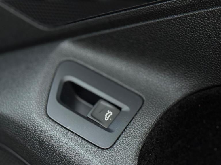 2019 Volkswagen Arteon 1.5 TSI EVO Elegance Fastback DSG Euro 6 (s/s) 5dr HATCHBACK Petrol Automatic