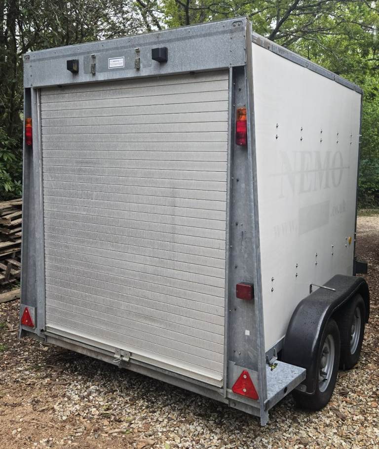 Ifor Williams BV85G Double-Axle Box Trailer