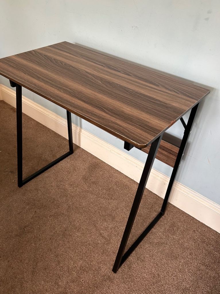 Home Office Desk H29.5in/75cm W31.5in/80cm D18in/46cm Good condition  D056
