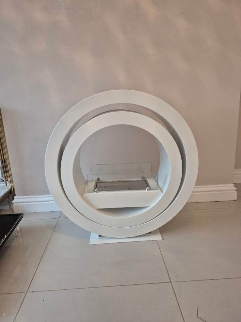 Modern White Bioethanol Fireplace – Good Condition