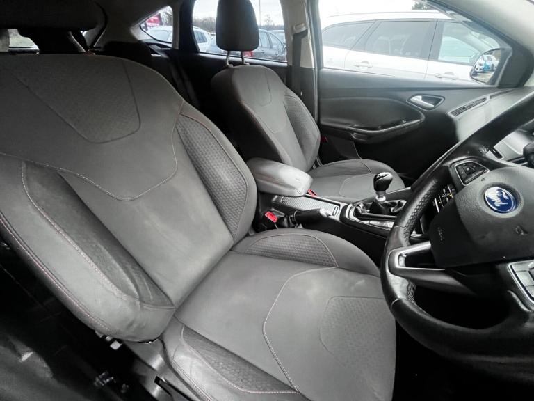 2015 Ford Focus 1.5T EcoBoost Zetec S Euro 6 (s/s) 5dr HATCHBACK Petrol Manual