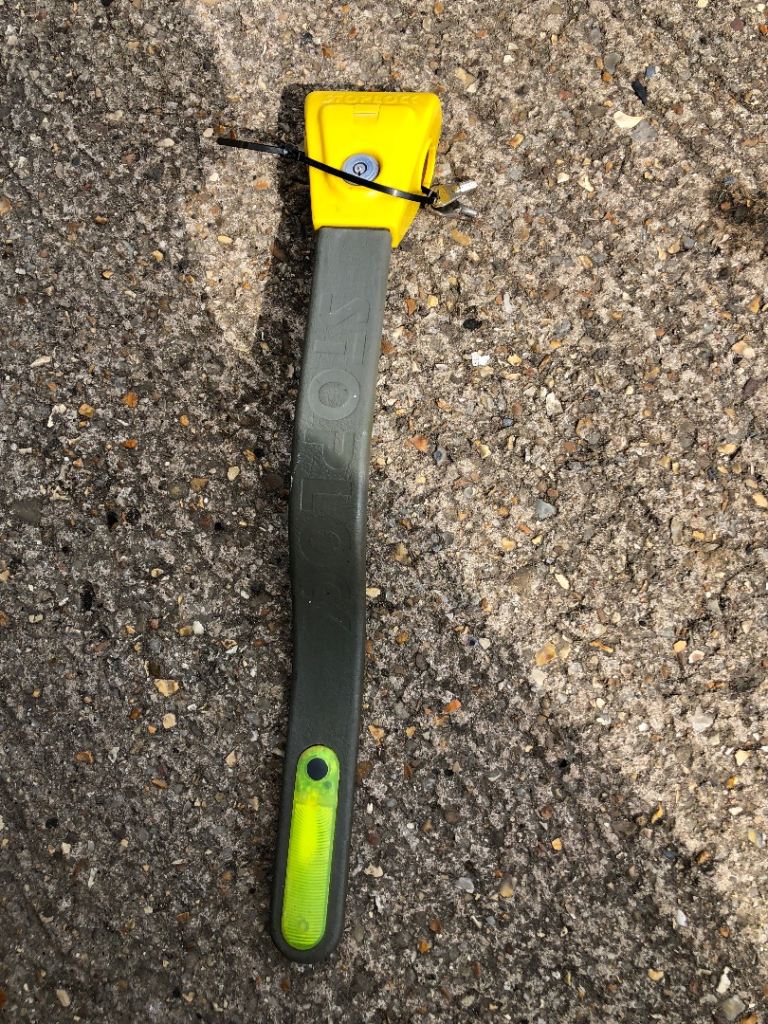Car steering lock 