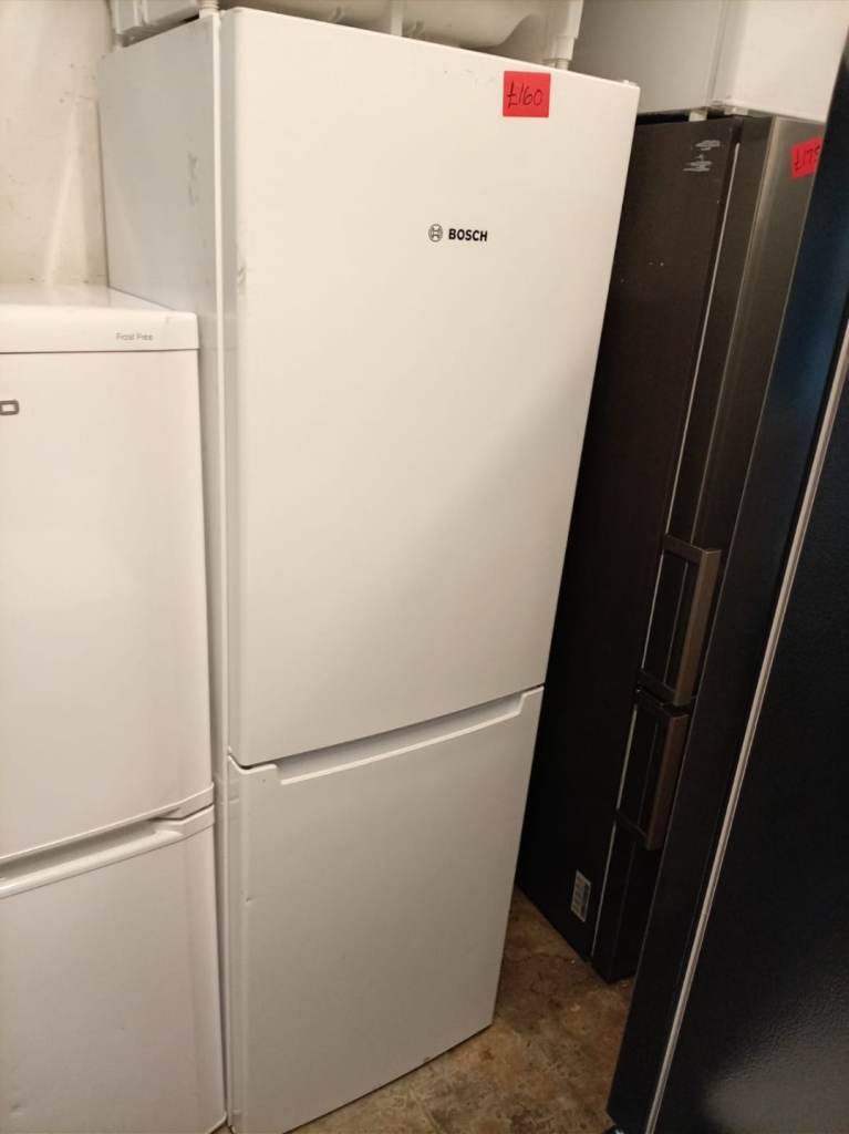 BOSCH FRIDGE FREEZER TOP SPEC