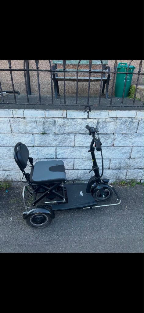 Black Folding Mobility Scooter - Great Condition