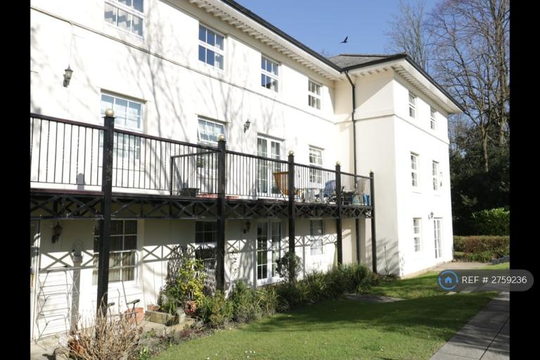 2 bedroom flat in Rockwood House, South Gloucestershire, BS37 (2 bed) (#2759236)