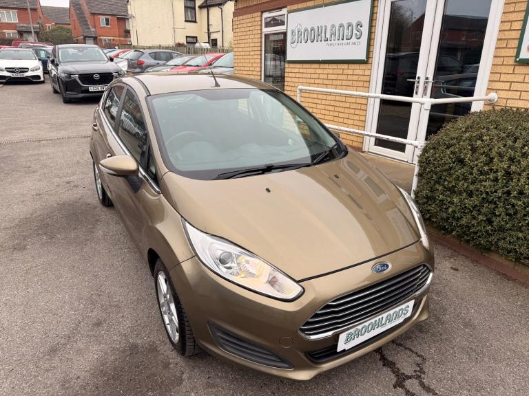 2013 Ford Fiesta 1.25 Zetec Fashionista 5 Door £35 Road Tax Low Insurance Group
