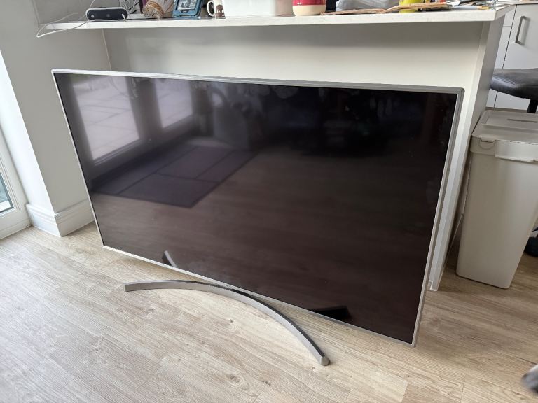 LG 55” 4K UHD Smart TV – Excellent Condition – £125
