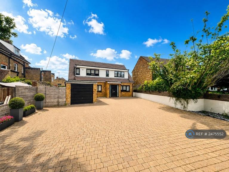 4 bedroom house in Grange Road, Bushey, WD23 (4 bed) (#2475552)