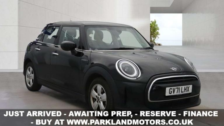 2022 MINI Hatch 1.5 Cooper Classic 5dr Hatchback Petrol Manual