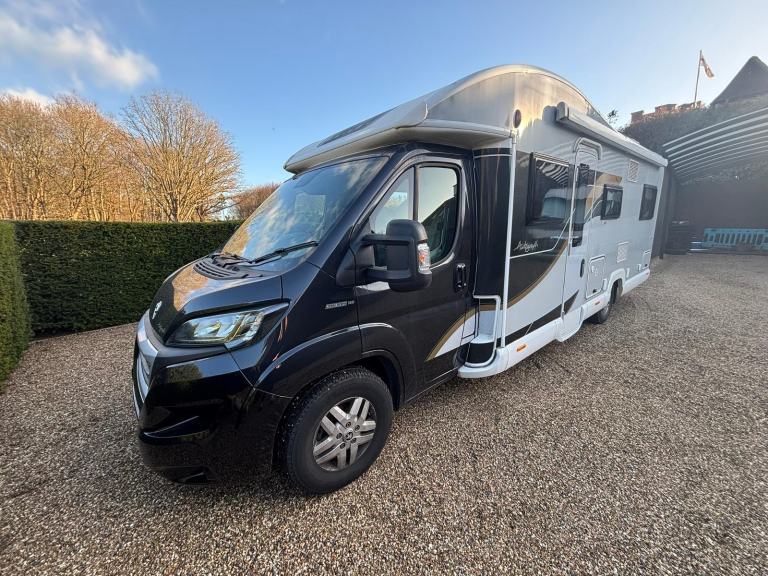 Bailey Autograph 816