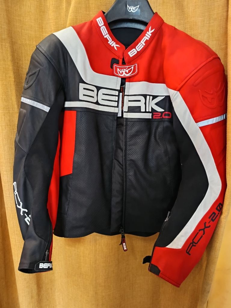 Berik leather motorcycle jacket size 52 - never worn