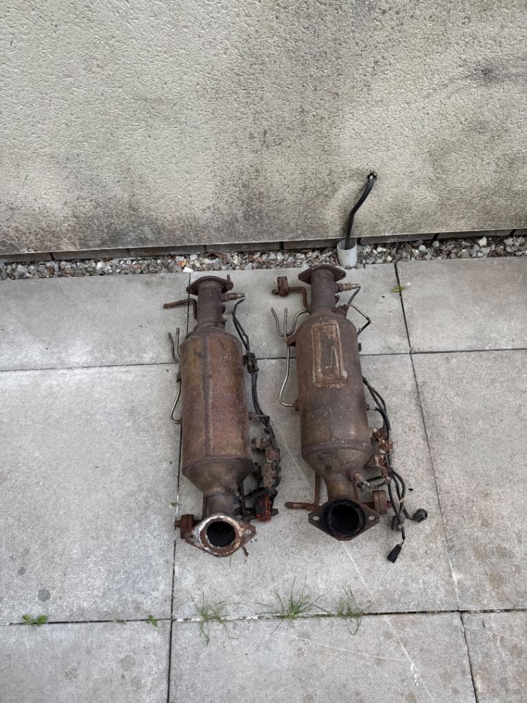 Mazda 5 2008 Diesel - 2 Catalytic Converter Housings with Sensors