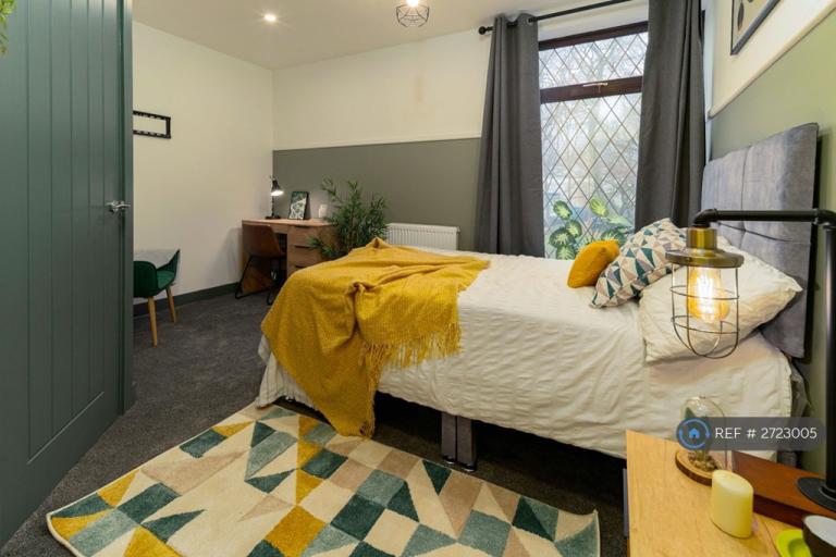 1 bedroom in Ashton Road, Hyde, SK14 (#2723005)