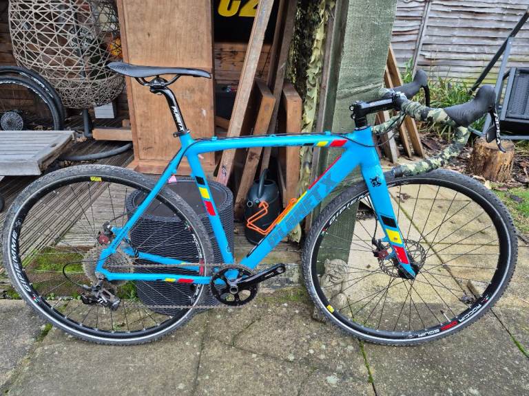 Size small planet x gravel bike 