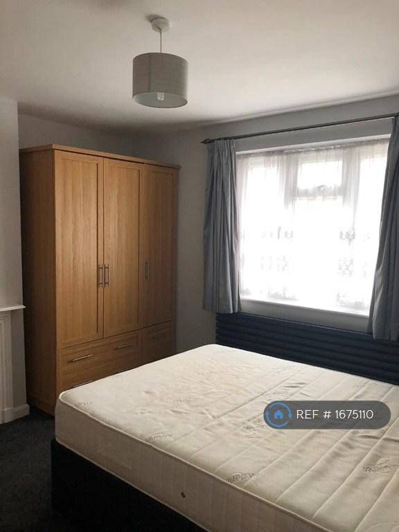 1 bedroom in Tallis Grove, London, SE7 (#1675110)