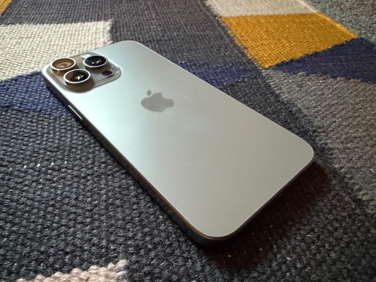 Iphone 15 pro max 256gb natural titanium 