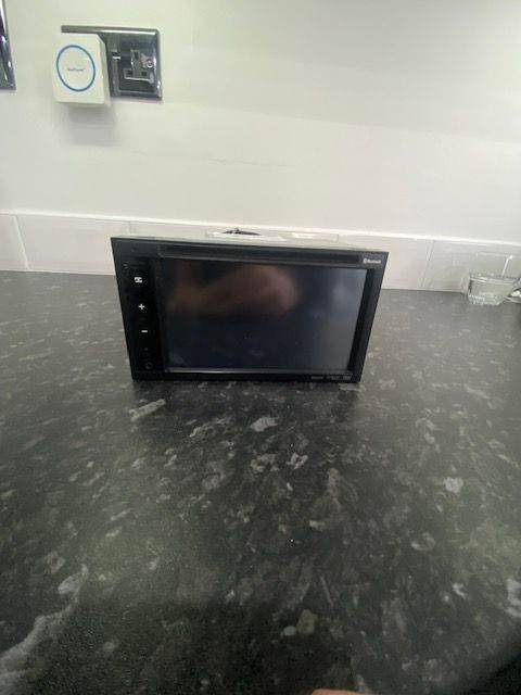 Clarion VX402E Stereo/DVD/Bluetooth/MP3 car stereo double din