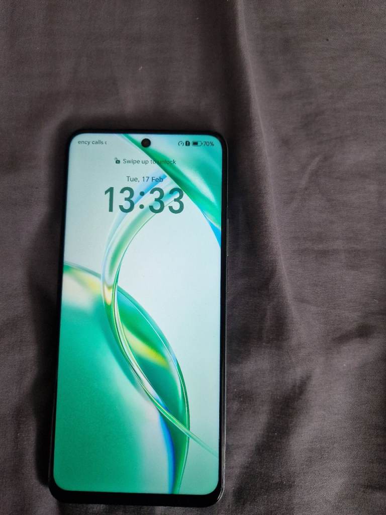 Honour 200 smart 5g android mobile phone comes boxed as new £100 ono  