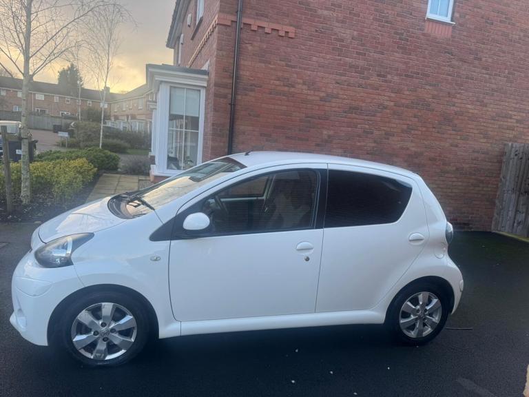 2013 Toyota AYGO 1.0 VVT-i Move with Style 5dr HATCHBACK Petrol Manual