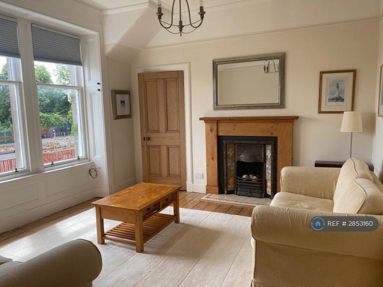 1 bedroom flat in School Road, Helensburgh, G84 (1 bed) (#2853160)