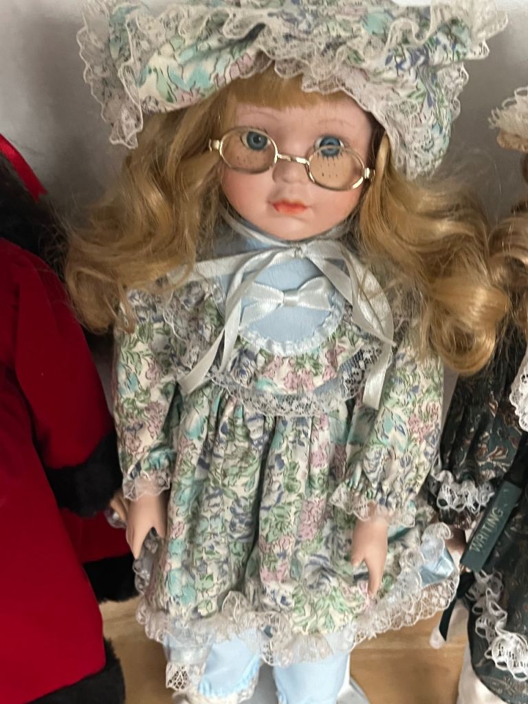 Porcelain dolls 