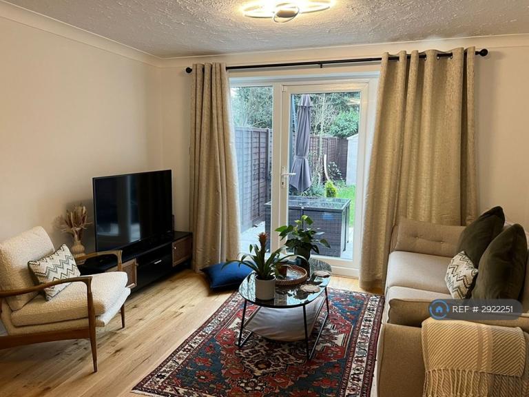 2 bedroom house in Tawny Close, London, W13 (2 bed) (#2922251)
