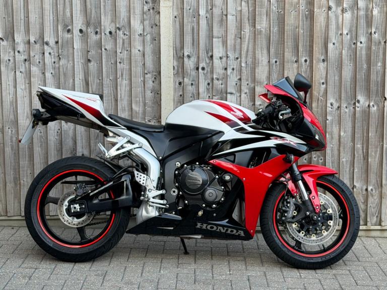 HONDA CBR 600 RR 2008 (08) SUPER SPORT + LAST OWNER HAD THIS 8 YEARS + LOW MILES