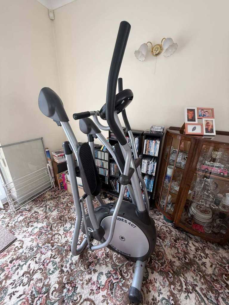 Horizon Andes 407 Folding Elliptical Trainer