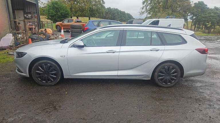 Vauxhall, INSIGNIA, Diesel Estate, 2020, Manual, 1598 (cc), 5 doors
