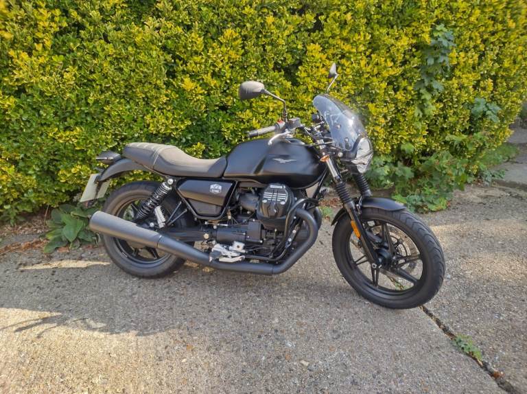 Moto Guzzi V7 Stone Centenario 850 2021 (E5/E10) low mileage, excellent condition