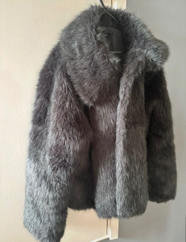 FREE COAT NEED GONE aSAP