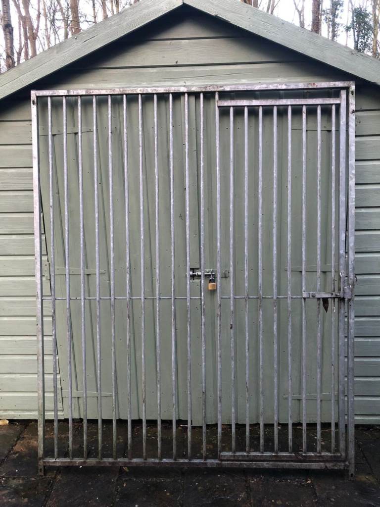 Dog kennel panels 