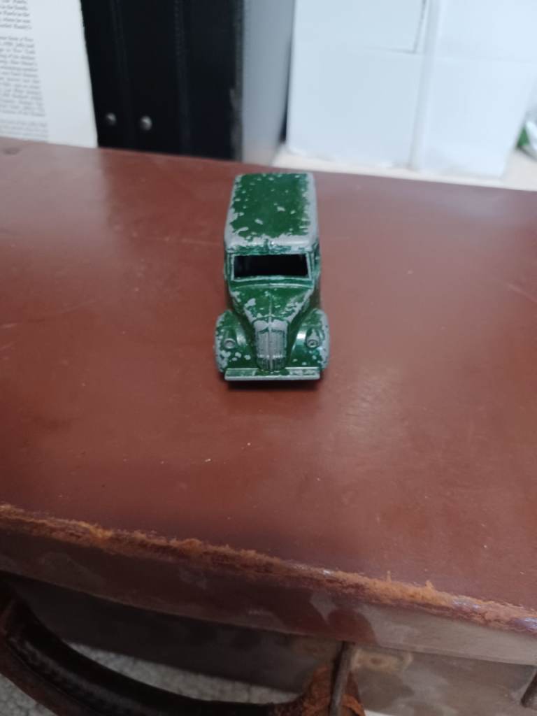 Dinky Toys 1950's Small Delivery Van collectors item