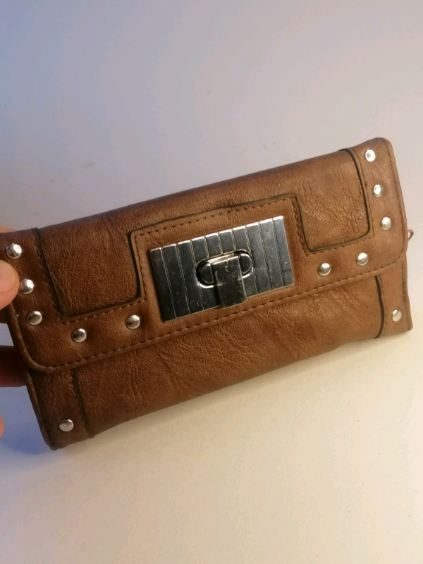  Vintage Woman's wallet very good condition. 