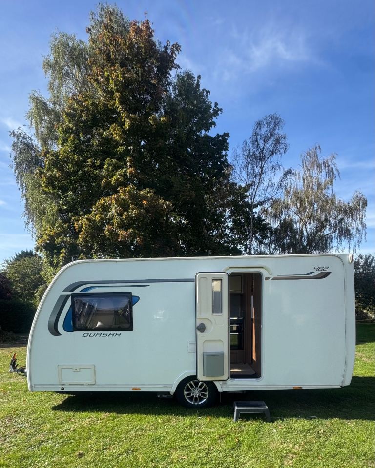 2016 LUNAR QUASAR 462/2 – 2 BERTH – END WASHROOM – MOTOR MOVER