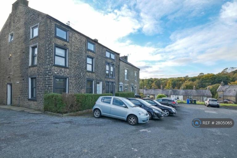 1 bedroom flat in Boothfold House, Rossendale, BB4 (1 bed) (#2805065)