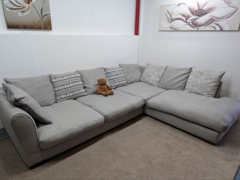 Large 5-6 seater corner sofa