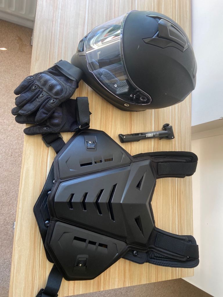 Helmet | body protection | gloves | pump
